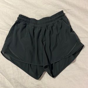 Lululemon Hotty Hot Low-Rise Short